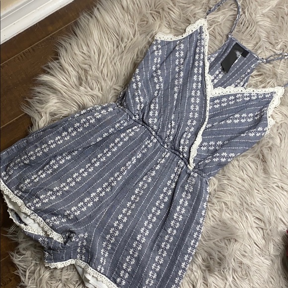romper - Picture 2 of 2